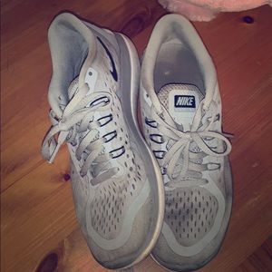 Nike women’s flex 2017 run sneakers